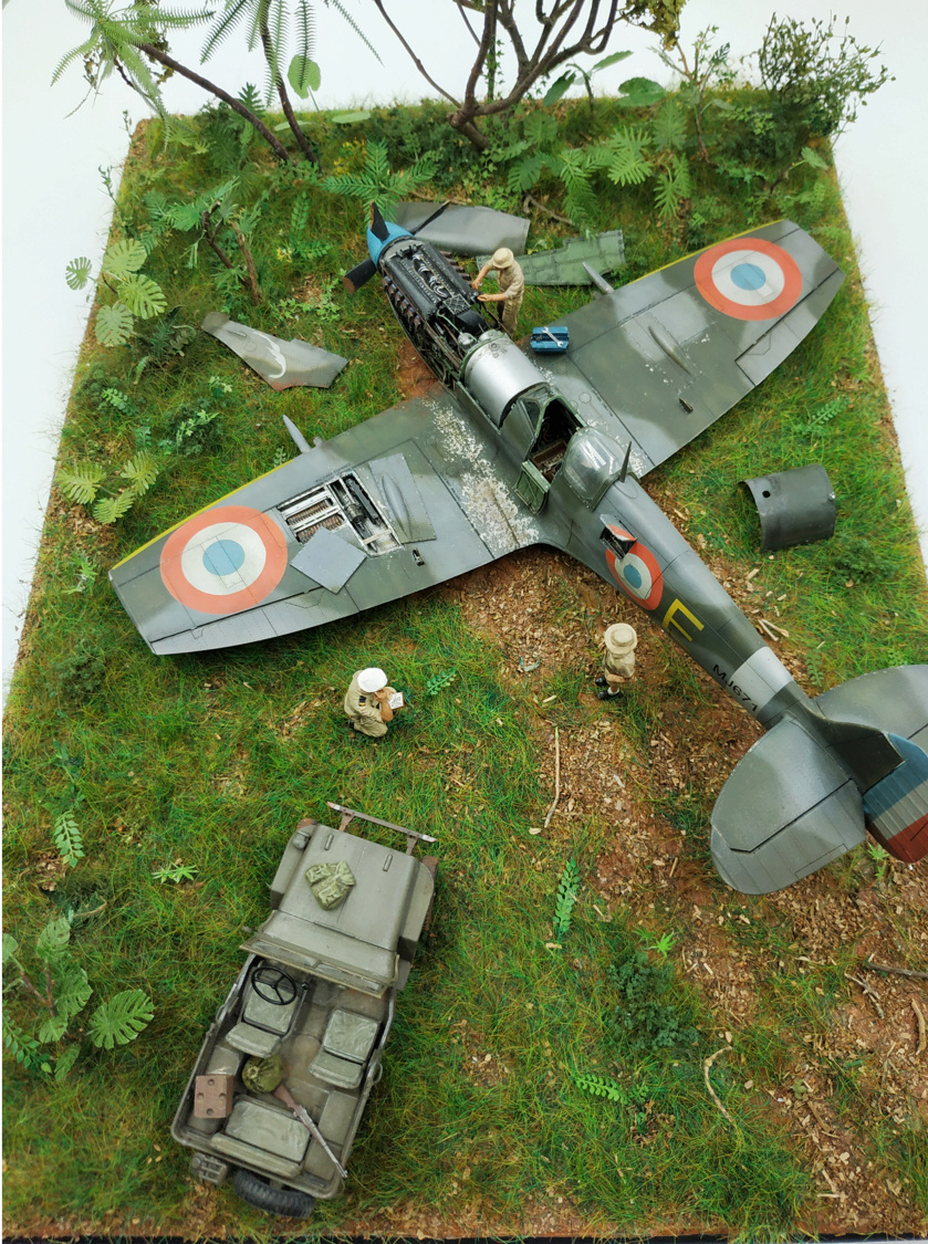 spitfire IXe Armée de l'air  GC I/4 Dauphiné- diorama indochine vautré -  Image984