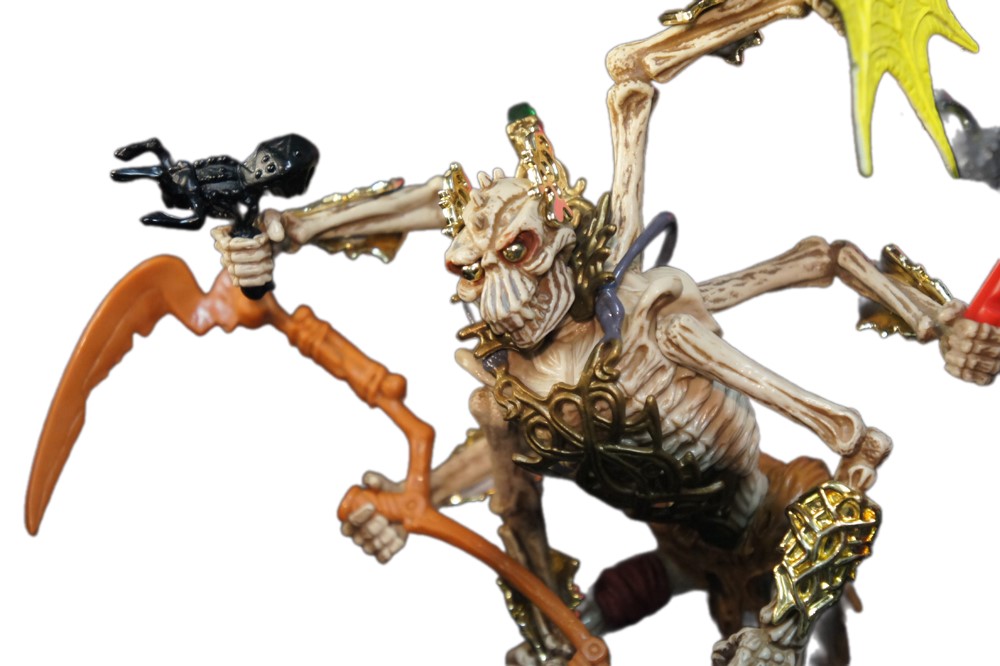 Skeleton Warriors ... La revanche de Golden God Skeletor - Page 12 Aracul14