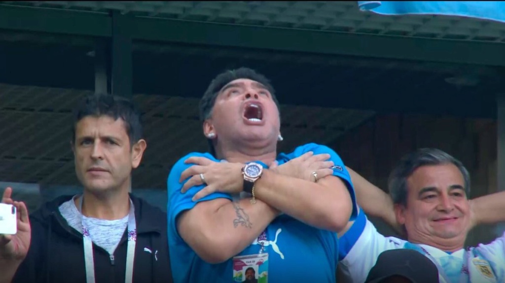 Maradona se overdozirao... Dgpfy-10