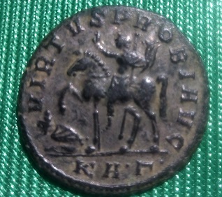 Aureliano de Probo. VIRTVS PROBI AVG. Emperador a caballo y cautivo a izq. Sérdica Img_2044