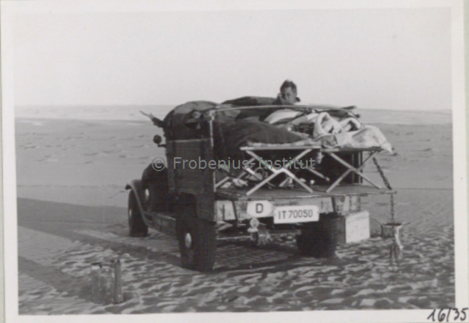 1934 Ford A de l'expédition de Léo Frobénius Moyen-Orient et Sahara Captur29