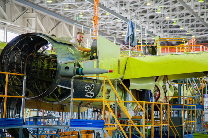 التجميع النهائي للأفعي الروسيه Su-35  85d3e010