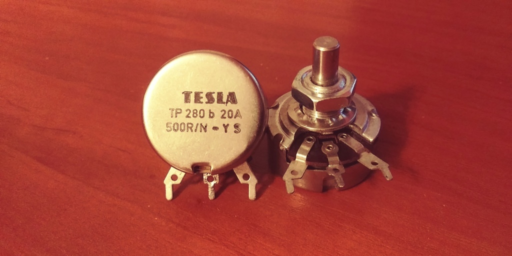 Продам с хранения графитовые переменные резисторы фирмы TESLA. Tp280b17