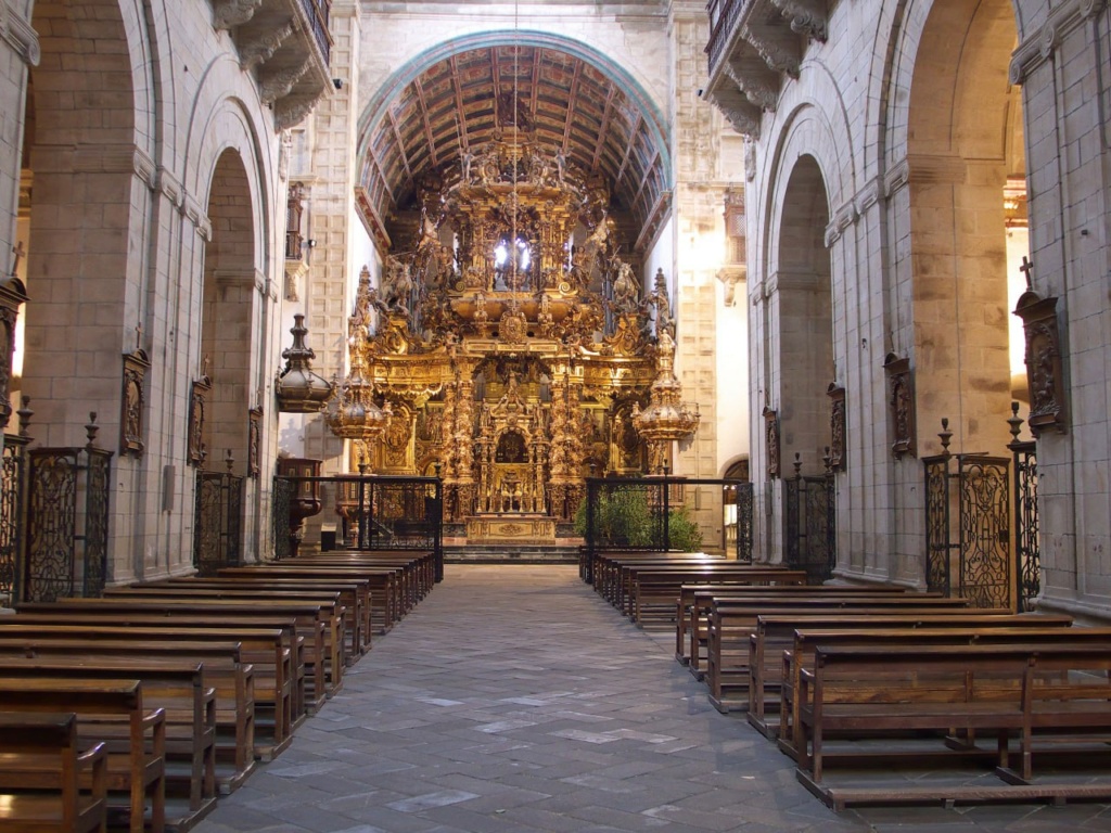 Собор Святого Иакова - католический храм в испанском городе Сантьяго-де-Компостела. Phot1879