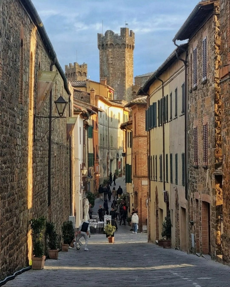Италия - Небольшой город Монтальчино в Тоскане, Италия  Photo995