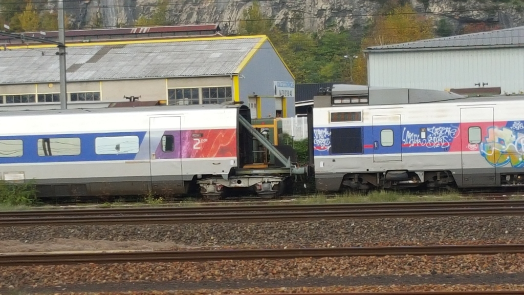 Bogie provisoire sur les voitures TGV Kato 20151010