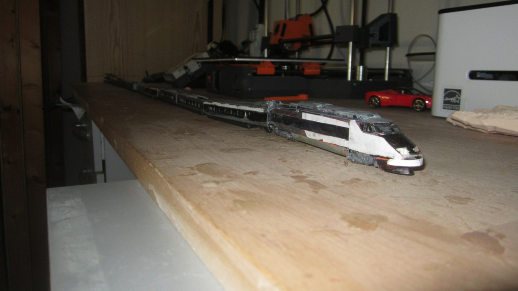 [3D] TGV PSE Kato avec des chassis en 3D spécialement conçus pour s'adapter aux bogies de TGV Lyria  Img_7317