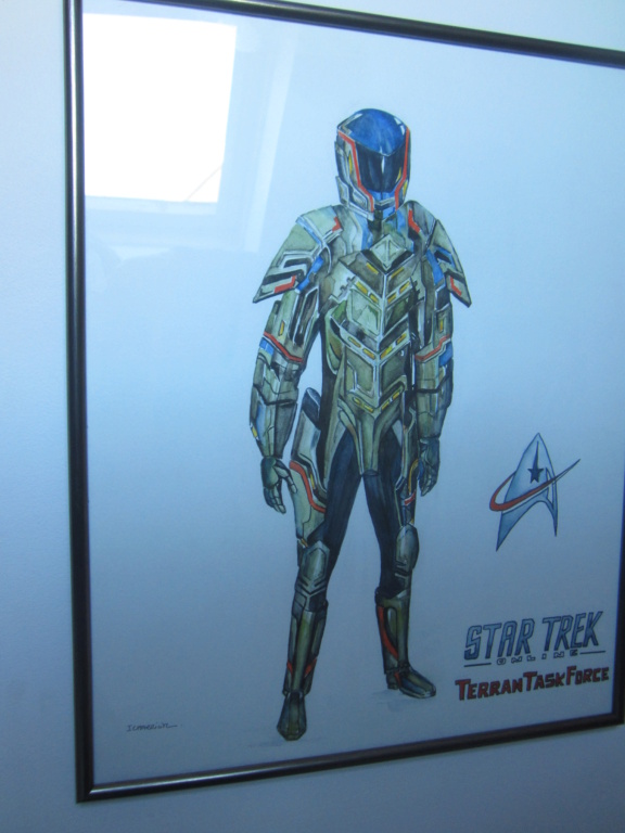 Fan-art de l'armure Terran Task Force de jeu Star Trek Online dessiné et peint par Zaza Img_9541