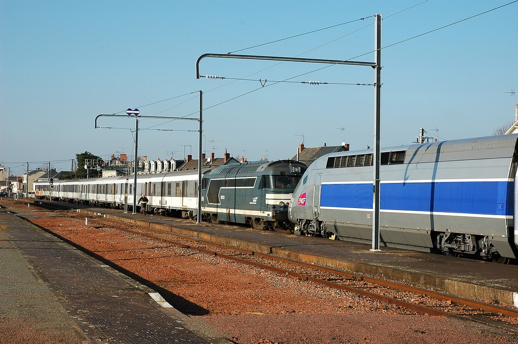 TGV V150 sur base Kato N0042310