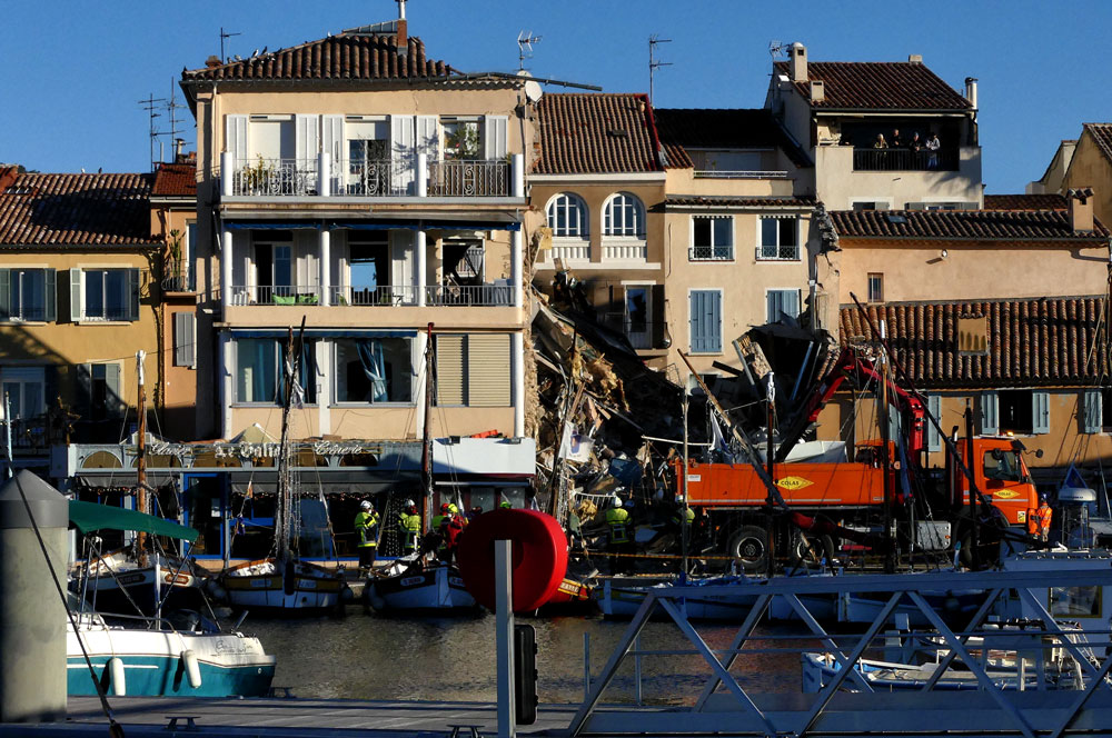 Effondrement d'un immeuble à Sanary... P1120310