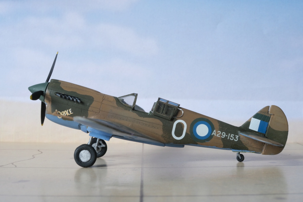 Kittyhawk Mk I a AZ Model 1/72° Dscf0119