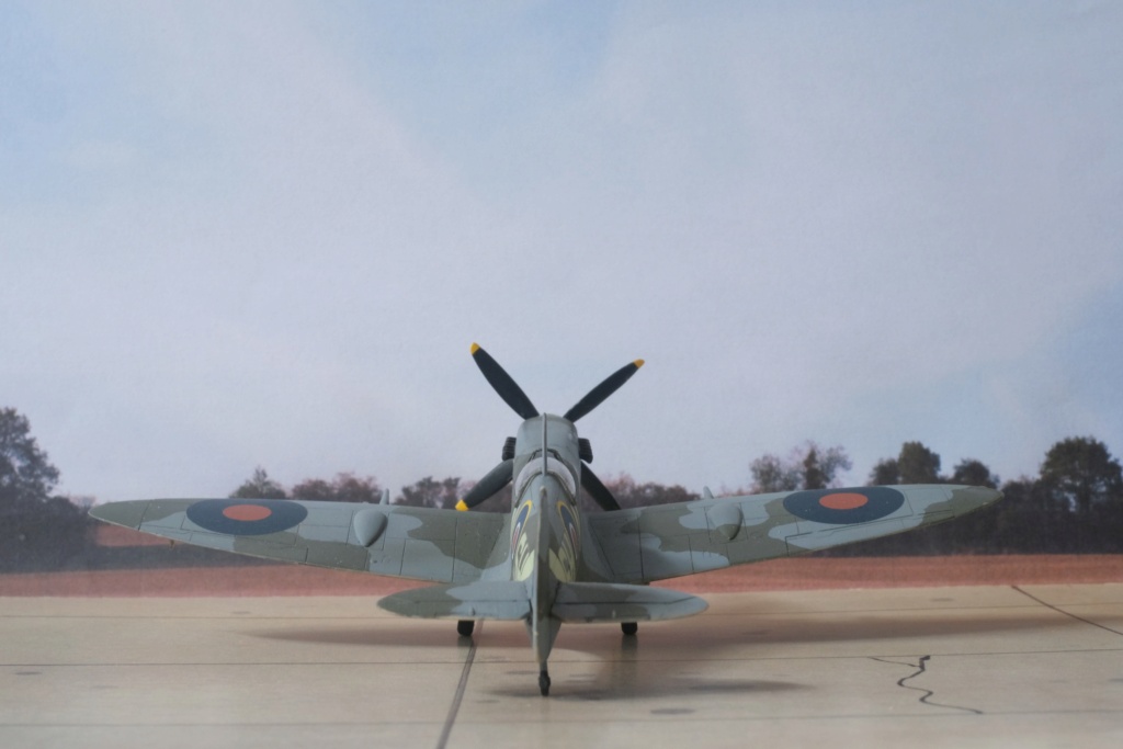 Supermarine Spitfire mk IX - AZ Model 1/72° Dscf9167