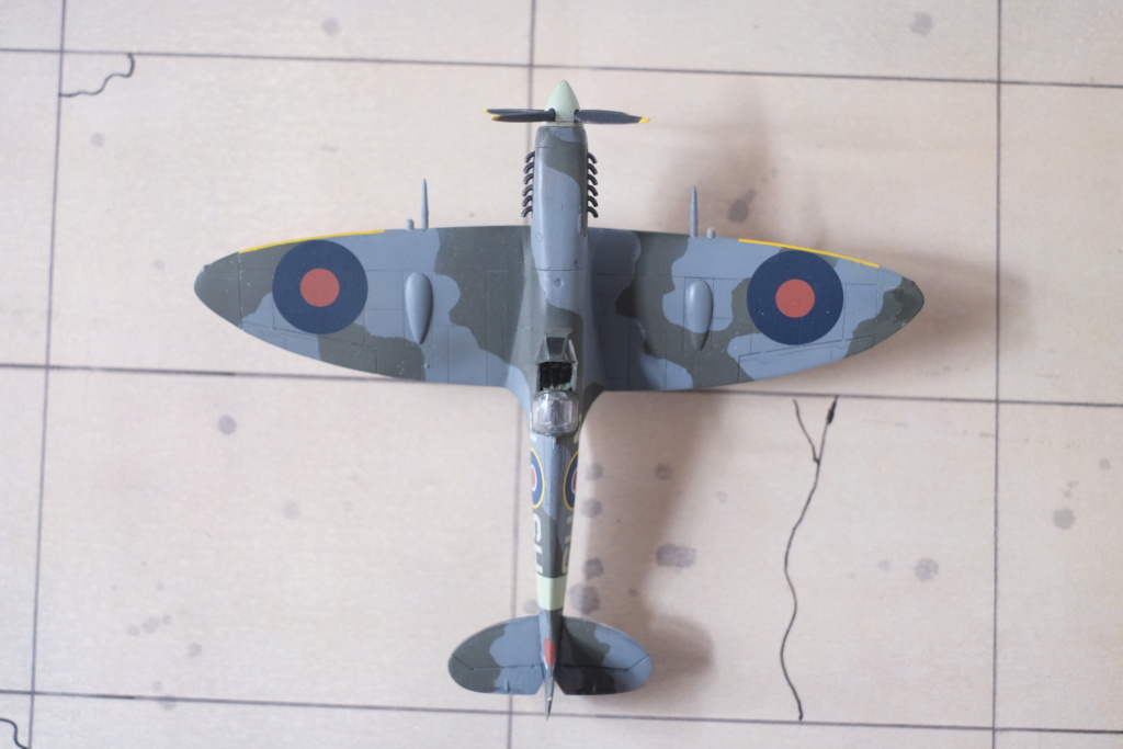 Supermarine Spitfire mk IX - AZ Model 1/72° Dscf9170