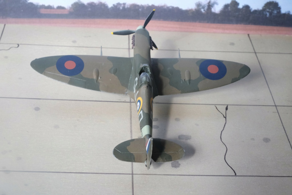 Supermarine Spitfire Mk Ib- AZ Model  1/72° Dscf9417