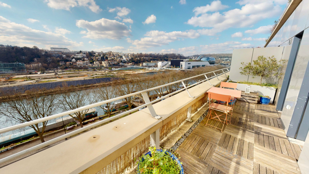 A Vendre 2 Pièces 44 m2, balcon , Etage élevé, vue Seine  Quai-g10