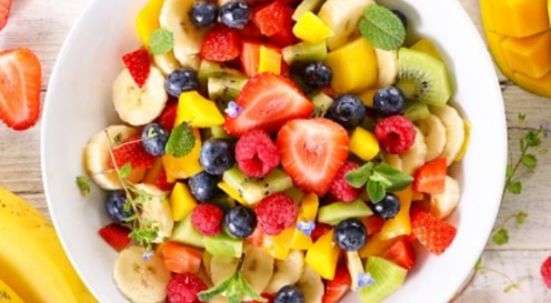 Olvídate del calor con esta fresca ensalada de frutas, perfecta para cualquier hora Screen21