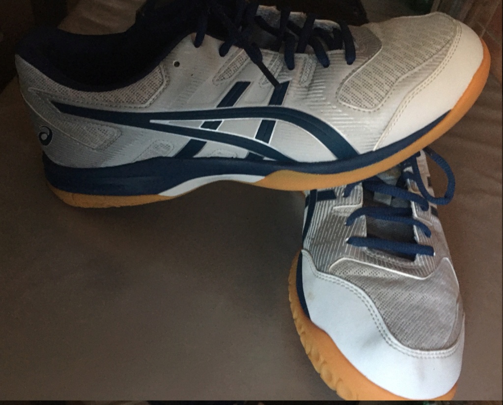 chaussures indoor Asics pointure 44  Img_2514