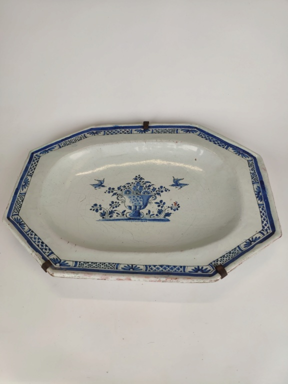 Deux plats à identifier ceramique fleurie bleue 16641915