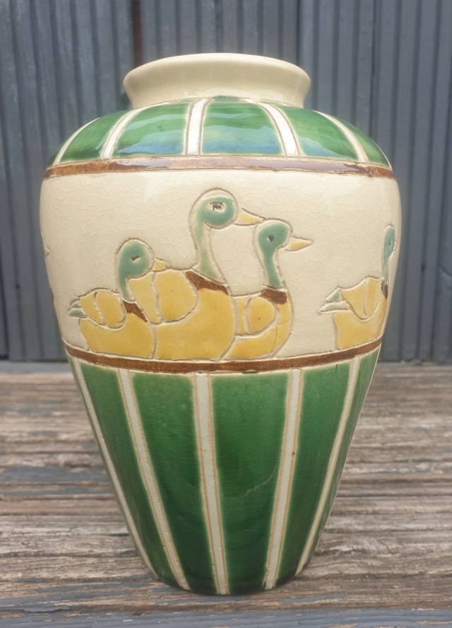 Duck vase - any ideas? 20230610