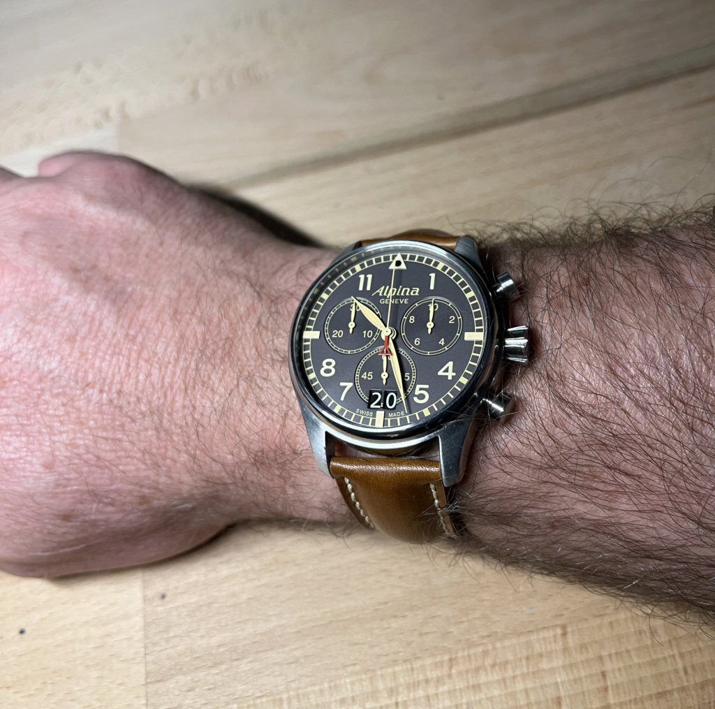 glashutte - Feu de vos montres d'aviateur, ou inspirées du monde aéronautique - Page 34 Alpina10
