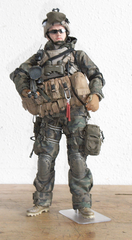 USMC SNIPER 23RD MARINE REGIMENT par Hot Toys. Rimg0110