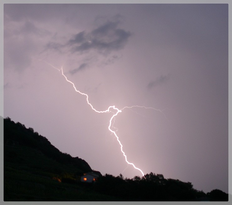 Orage nuit du 05 au 06/06/2007 P1160114