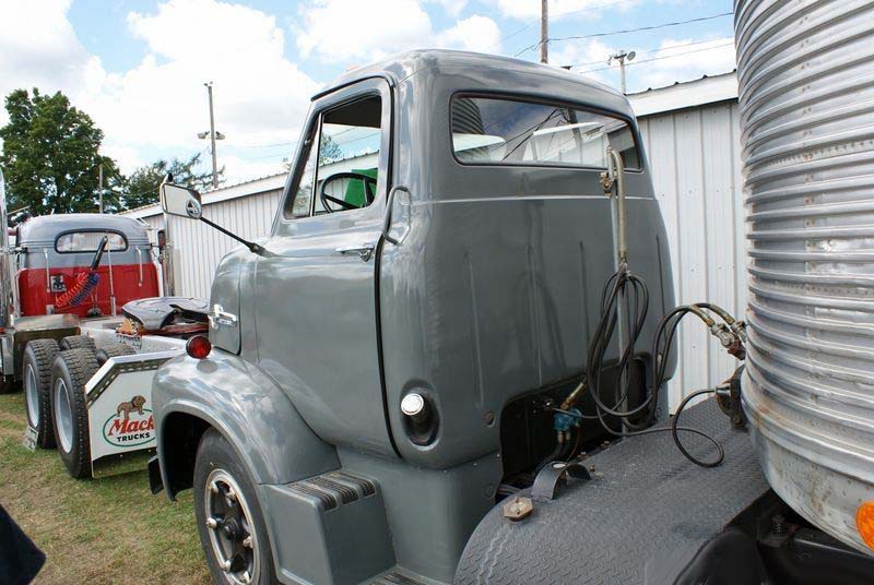 FORD 1956 BIG JOB & TRAILERS SHOWCASE & MERCURY VOYAGEUR SW FINI - Page 2 01f10