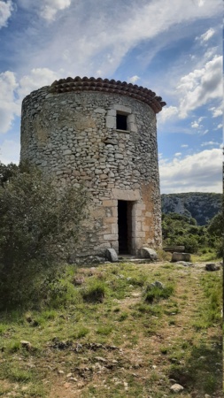 finalement 1 baume :Eymians et 1 moulin et 1 château Eymian11