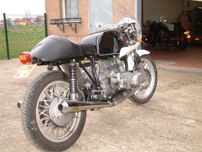 Autour d'un Café Racer - Page 2 Fritz210