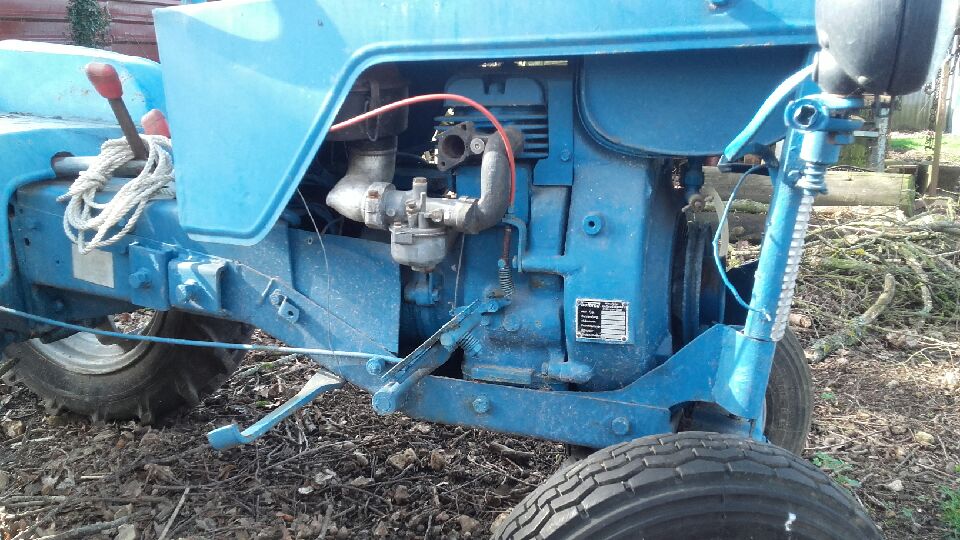Recherche DYNASTAR pour Tracteur 1040 bleu Mms_2018