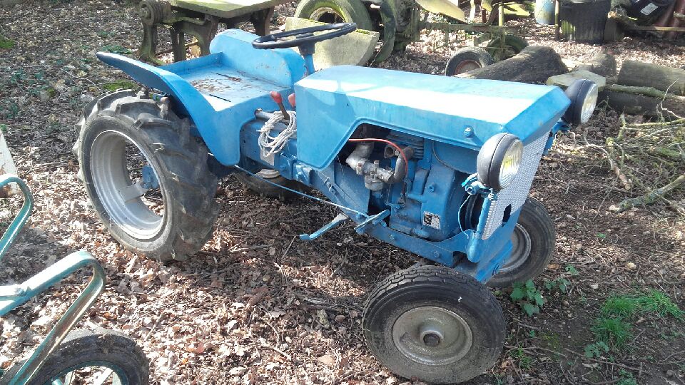 Recherche DYNASTAR pour Tracteur 1040 bleu Mms_2019
