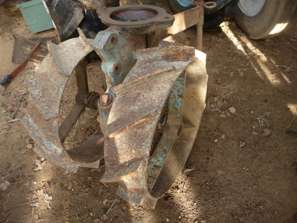 ( recherche ) petites roues en fer pour Staub 2000. P1130411