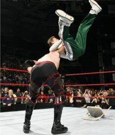 Smackdown du 15/06/07 Kane vs Edge 225px-10