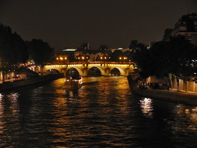 Paris la nuit - N'hésitez pas à ajouter vos photos P1000635
