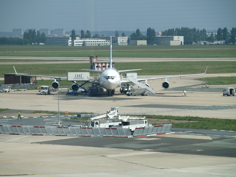 CopaCubana...airbuski at Orly Il-o-p10