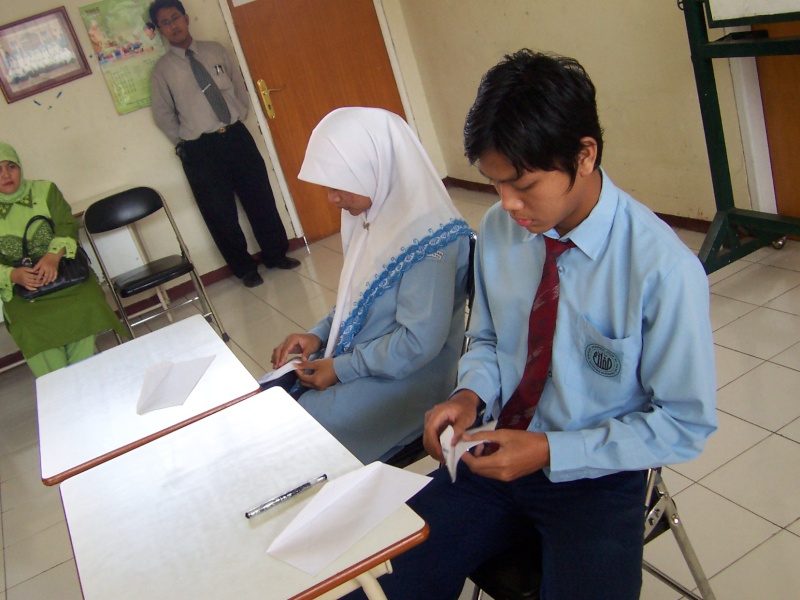 Pengumuman Kelulusan UNAS angkatan '02 100_1668