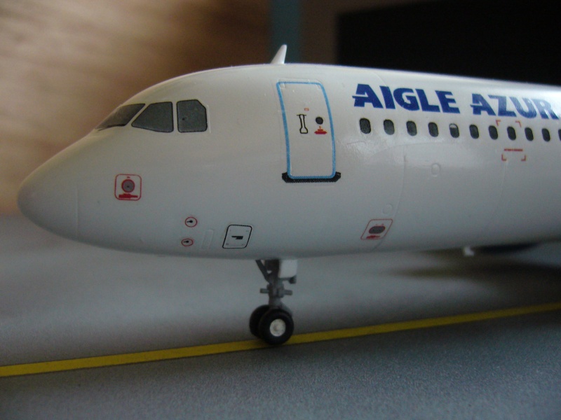 AIRBUS A321-211 AIGLE AZUR REVELL F-RSIN 1/144 compagnies aeriennes françaises d'hier et d'aujourd'hui pn28 P1030112