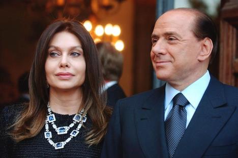 Silvio Berlusconi : Après le divorce, son ex-femme va toucher 3 millions d’euros par mois! 20070110