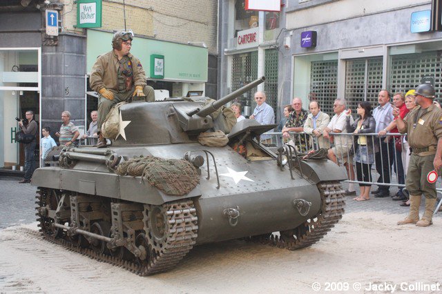 Light Tank (Airborne) M22 "Locust" 26175010