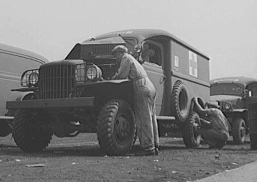 Dodge WC 54 ambulance. Dodge-10