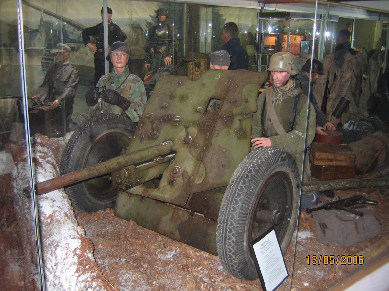 musée de LA ROCHE EN ARDENNE "offensice 44-45" Img_0712