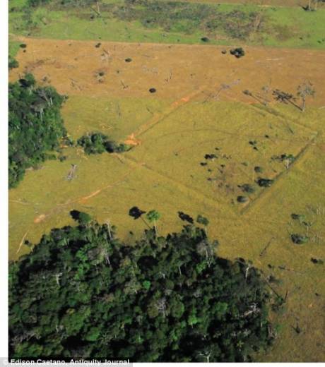Les vestiges d'une civilisation perdue, découverts sous la forêt amazonienne Une-au10