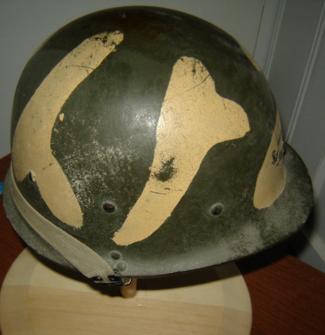 Iraqi Camouflaged Helmet with Unit Insignia 00814