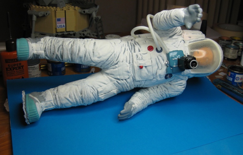 Apollo Astronaut on the Moon [Revell 1/8] - Restauration du kit par CSM-103 Img_0514