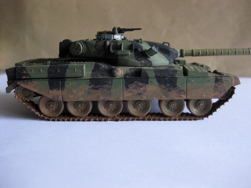 Chieftain Tank [Airfix , 1/76 ] FINI ! - Page 2 Photo211