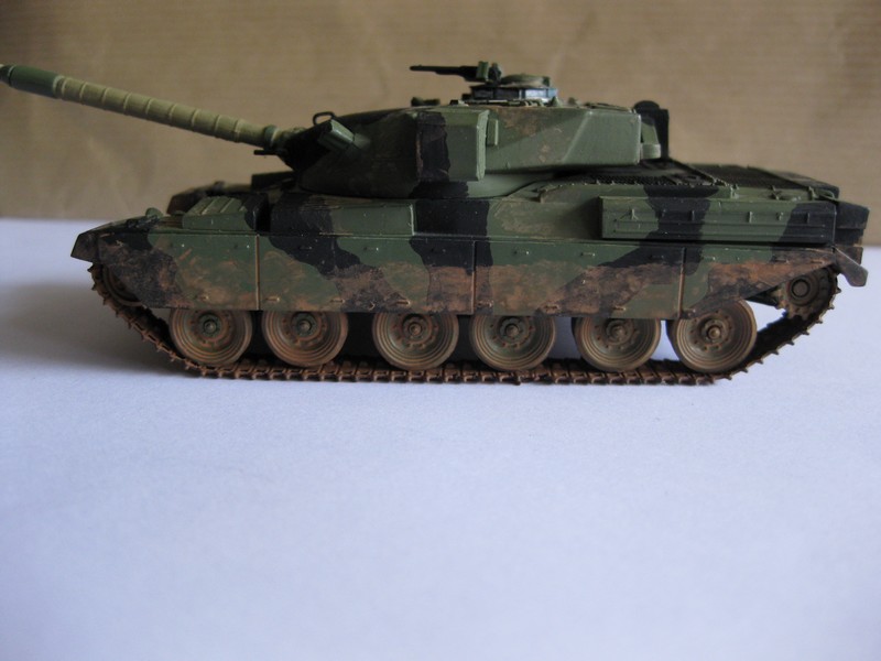 Chieftain Tank [Airfix , 1/76 ] FINI ! - Page 2 Photo215