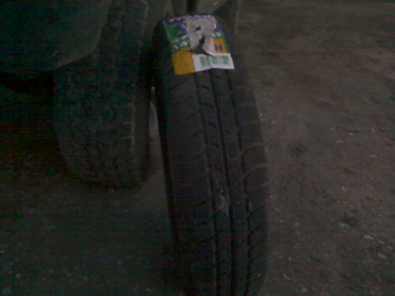 pneu 145/80 R 13 tout neu  !!! Photos15