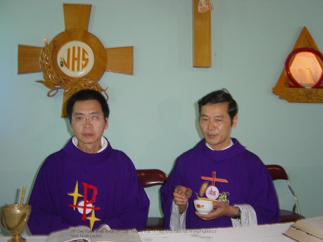 HMOOB CATHOLIC NYOB COB TSIB TEB (Hmong Catholic Vietnam) Dsc05010