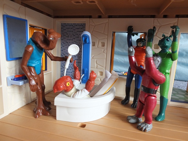 Star Wars Figures in Action!!: Overview On Page 1 - Page 8 Ackbar21