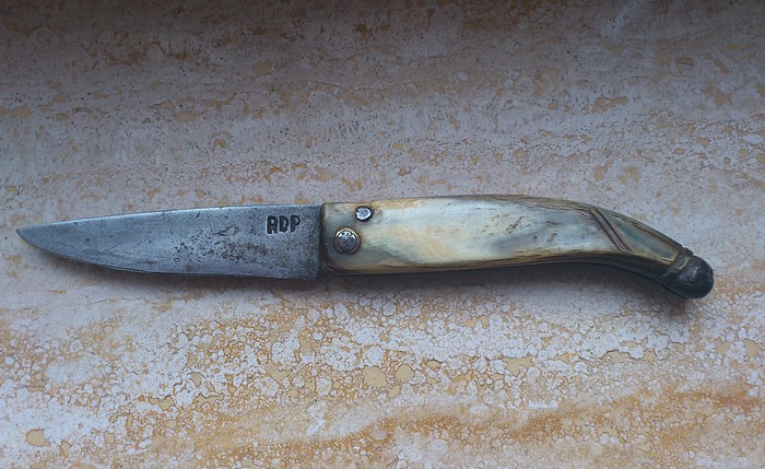 "personnel" couteau retrouvé dans le grenier du grand pere...  What else ? Dsc_0214